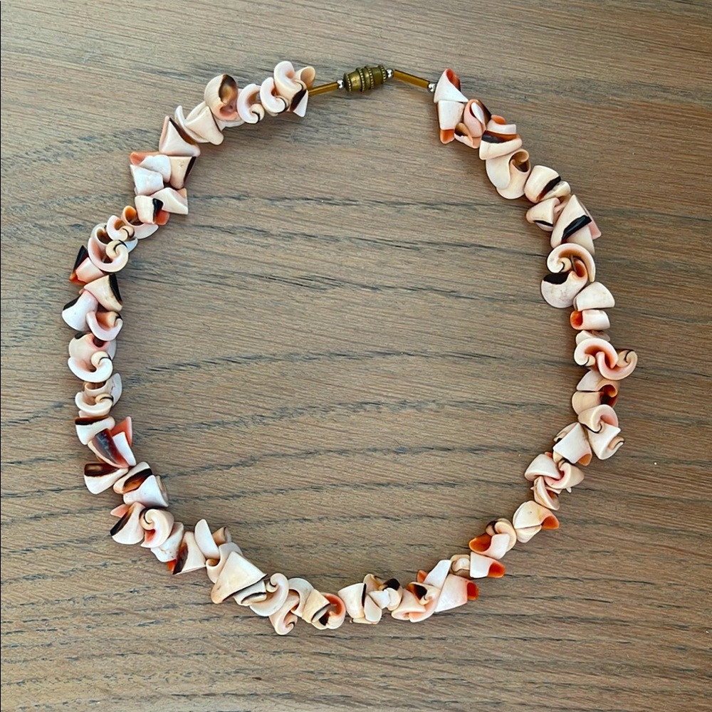 Vintage Peach and White Shell Choker Necklace